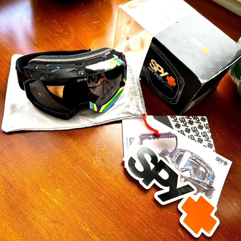 Spy Trevor Google black and color diagrams